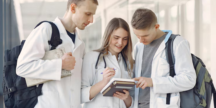 Join the reputed pharmacy institute and get courses