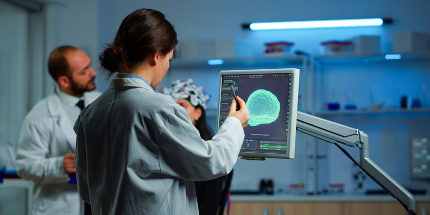 Why prefer pharmacy college in Greater noida for better education?
